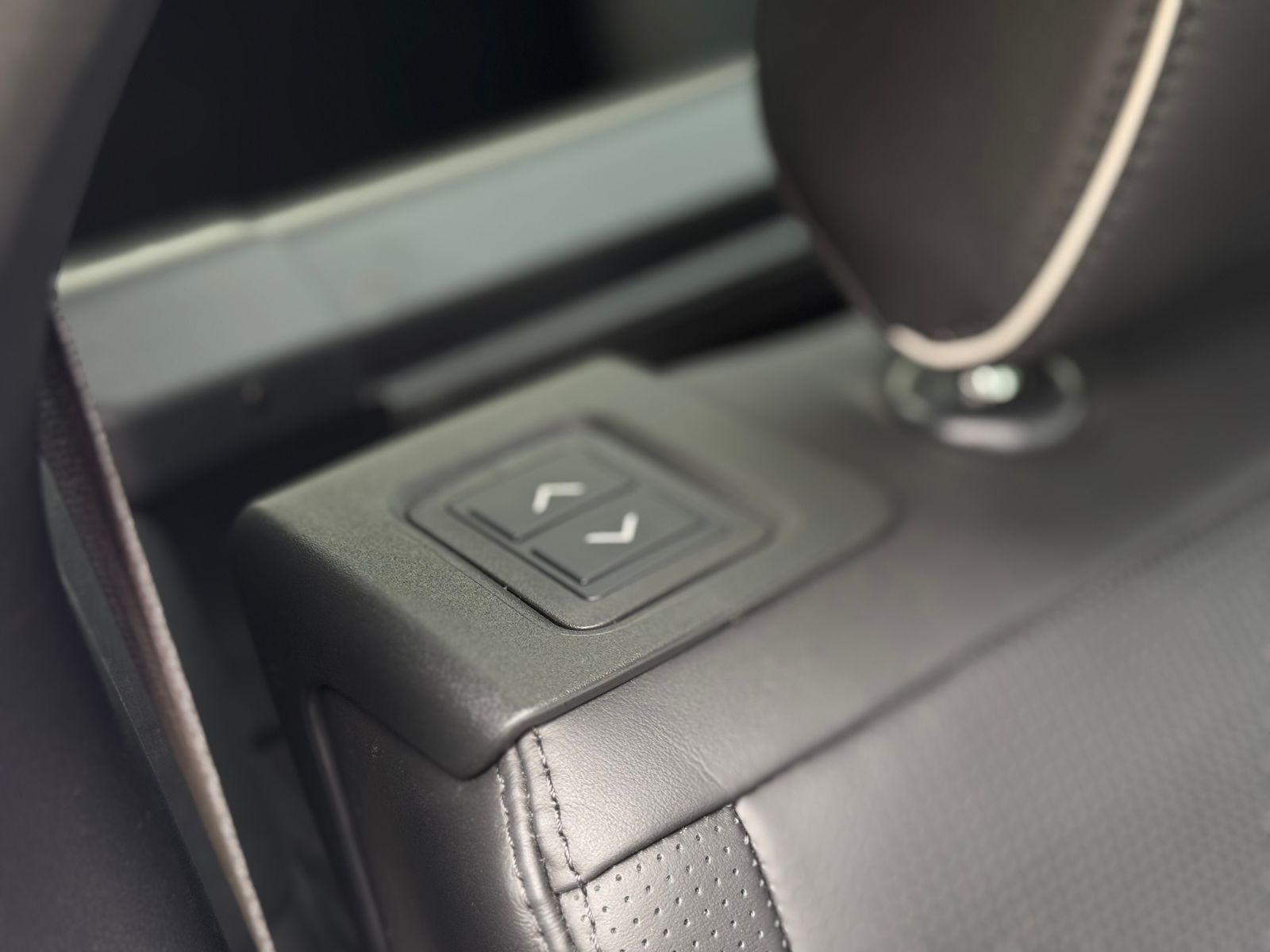 Land Rover DISCOVERY 3.0 SD V6 HSE SUV 5dr Diesel Auto 4WD Euro 6 (s/s) (306 ps) 5dr Automatic 2026