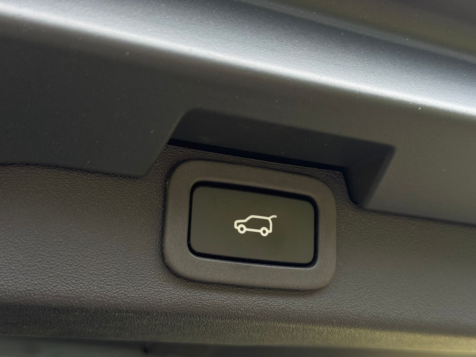 Land Rover DISCOVERY 3.0 SD V6 HSE SUV 5dr Diesel Auto 4WD Euro 6 (s/s) (306 ps) 5dr Automatic 2026