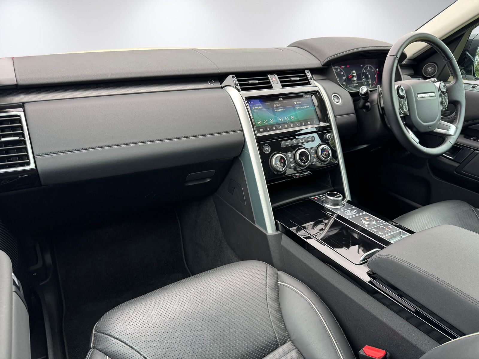 Land Rover DISCOVERY 3.0 SD V6 HSE SUV 5dr Diesel Auto 4WD Euro 6 (s/s) (306 ps) 5dr Automatic 2026