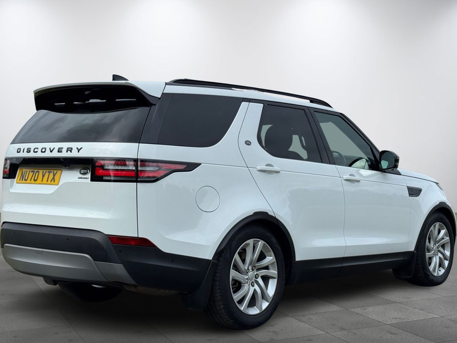 Land Rover DISCOVERY 3.0 SD V6 HSE SUV 5dr Diesel Auto 4WD Euro 6 (s/s) (306 ps) 5dr Automatic 2026