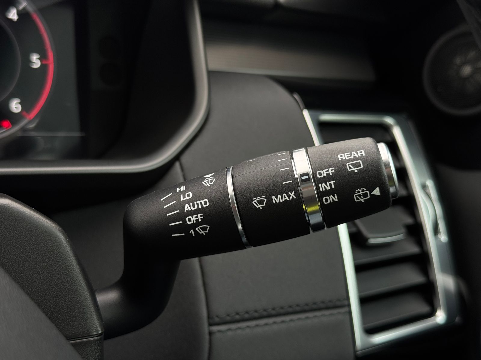 Land Rover DISCOVERY 3.0 SD V6 HSE SUV 5dr Diesel Auto 4WD Euro 6 (s/s) (306 ps) 5dr Automatic 2026