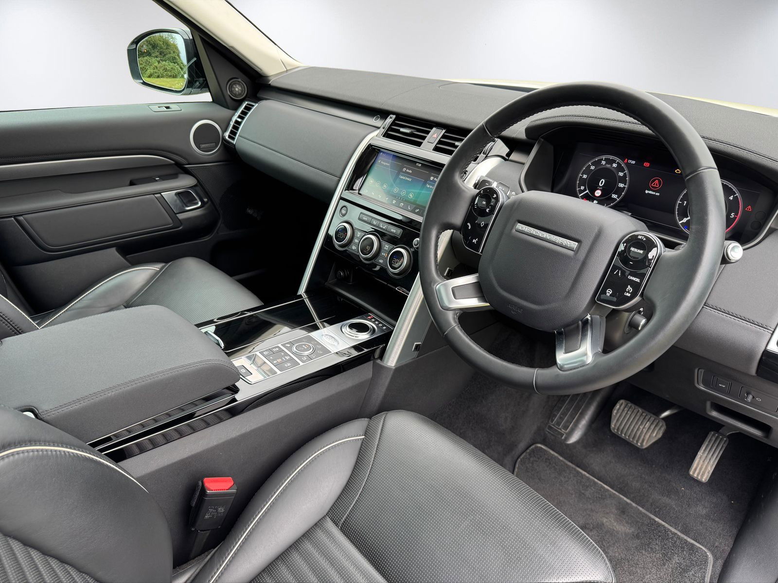 Land Rover DISCOVERY 3.0 SD V6 HSE SUV 5dr Diesel Auto 4WD Euro 6 (s/s) (306 ps) 5dr Automatic 2026