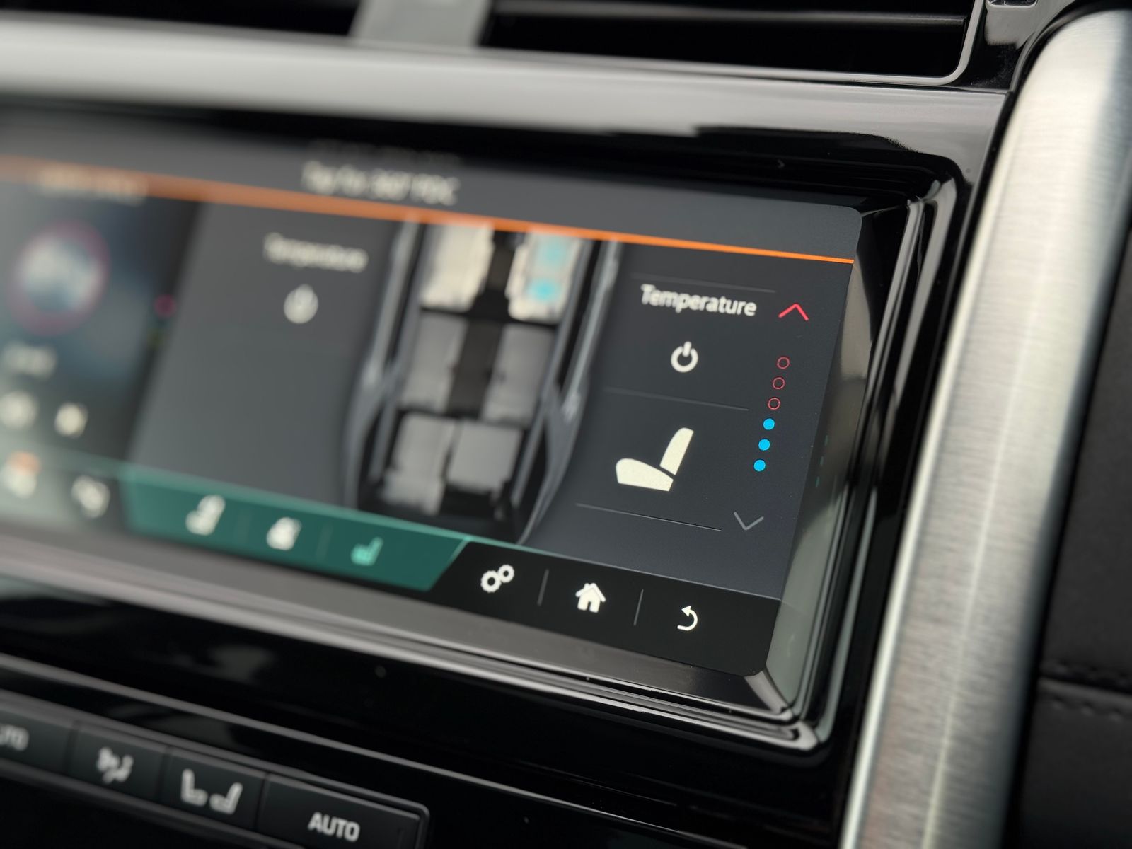 Land Rover DISCOVERY 3.0 SD V6 HSE SUV 5dr Diesel Auto 4WD Euro 6 (s/s) (306 ps) 5dr Automatic 2026