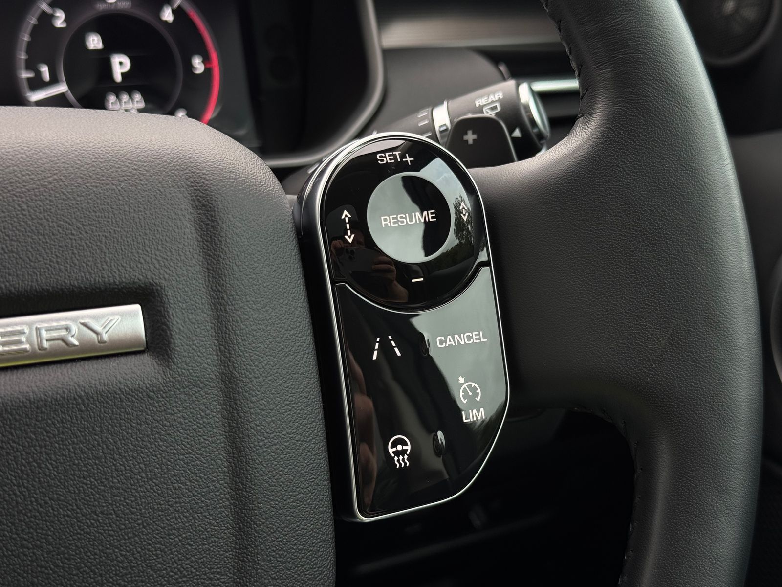 Land Rover DISCOVERY 3.0 SD V6 HSE SUV 5dr Diesel Auto 4WD Euro 6 (s/s) (306 ps) 5dr Automatic 2026