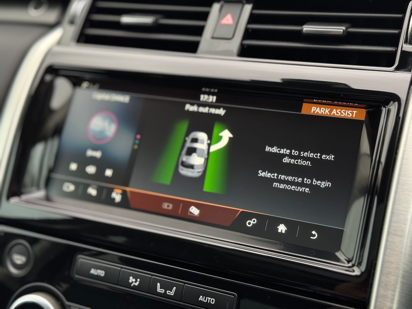 Land Rover DISCOVERY 3.0 SD V6 HSE SUV 5dr Diesel Auto 4WD Euro 6 (s/s) (306 ps) 5dr Automatic 2026