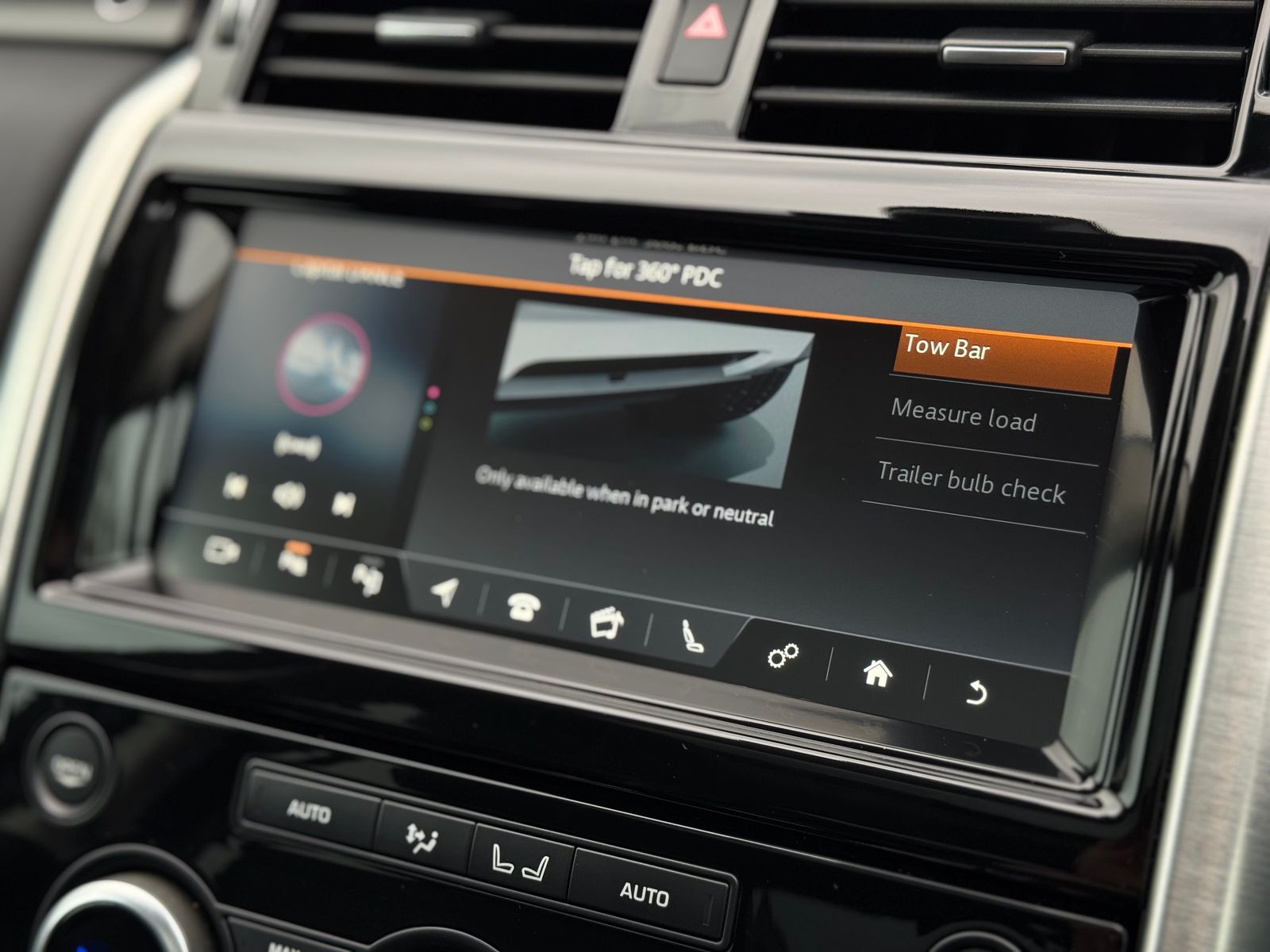 Land Rover DISCOVERY 3.0 SD V6 HSE SUV 5dr Diesel Auto 4WD Euro 6 (s/s) (306 ps) 5dr Automatic 2026