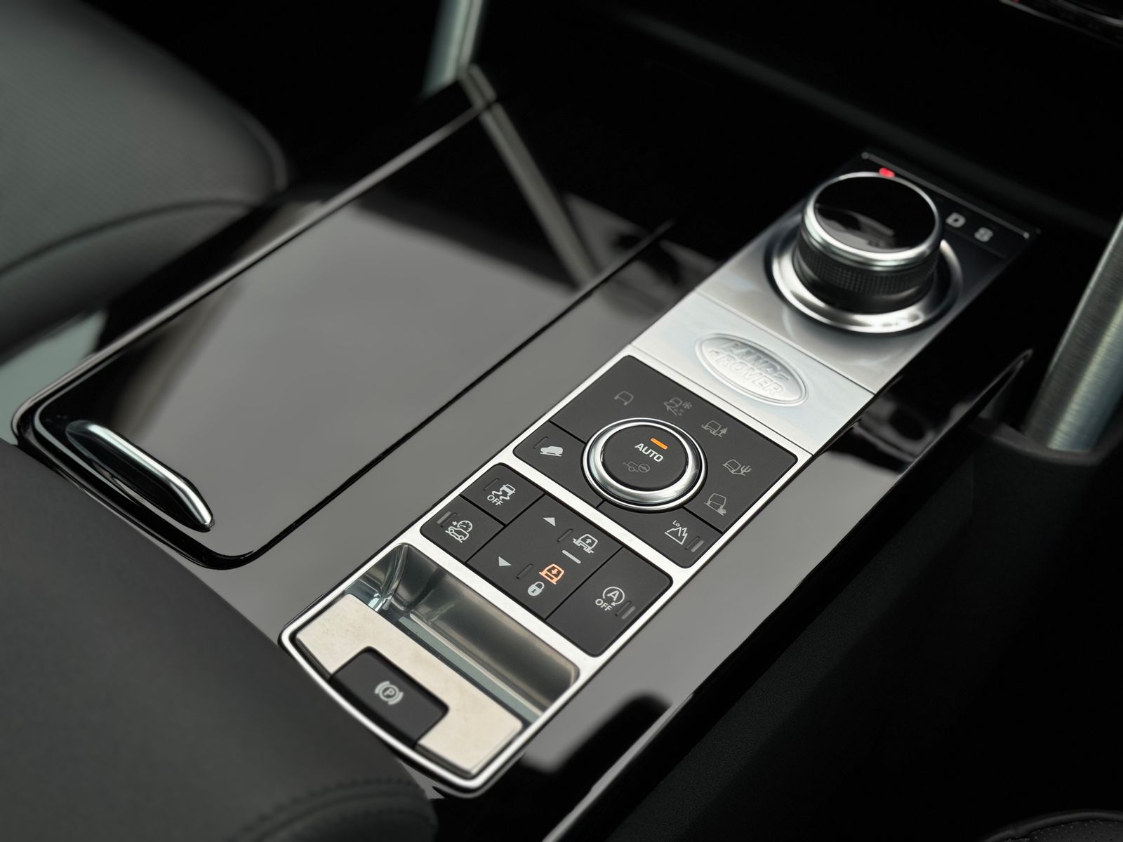 Land Rover DISCOVERY 3.0 SD V6 HSE SUV 5dr Diesel Auto 4WD Euro 6 (s/s) (306 ps) 5dr Automatic 2026