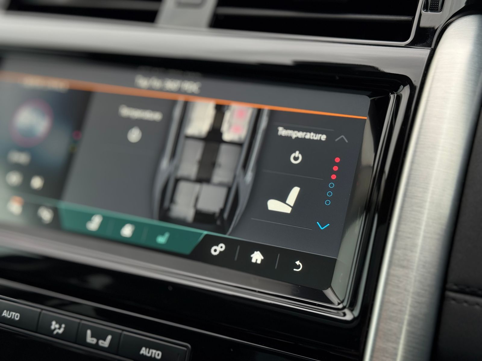 Land Rover DISCOVERY 3.0 SD V6 HSE SUV 5dr Diesel Auto 4WD Euro 6 (s/s) (306 ps) 5dr Automatic 2026