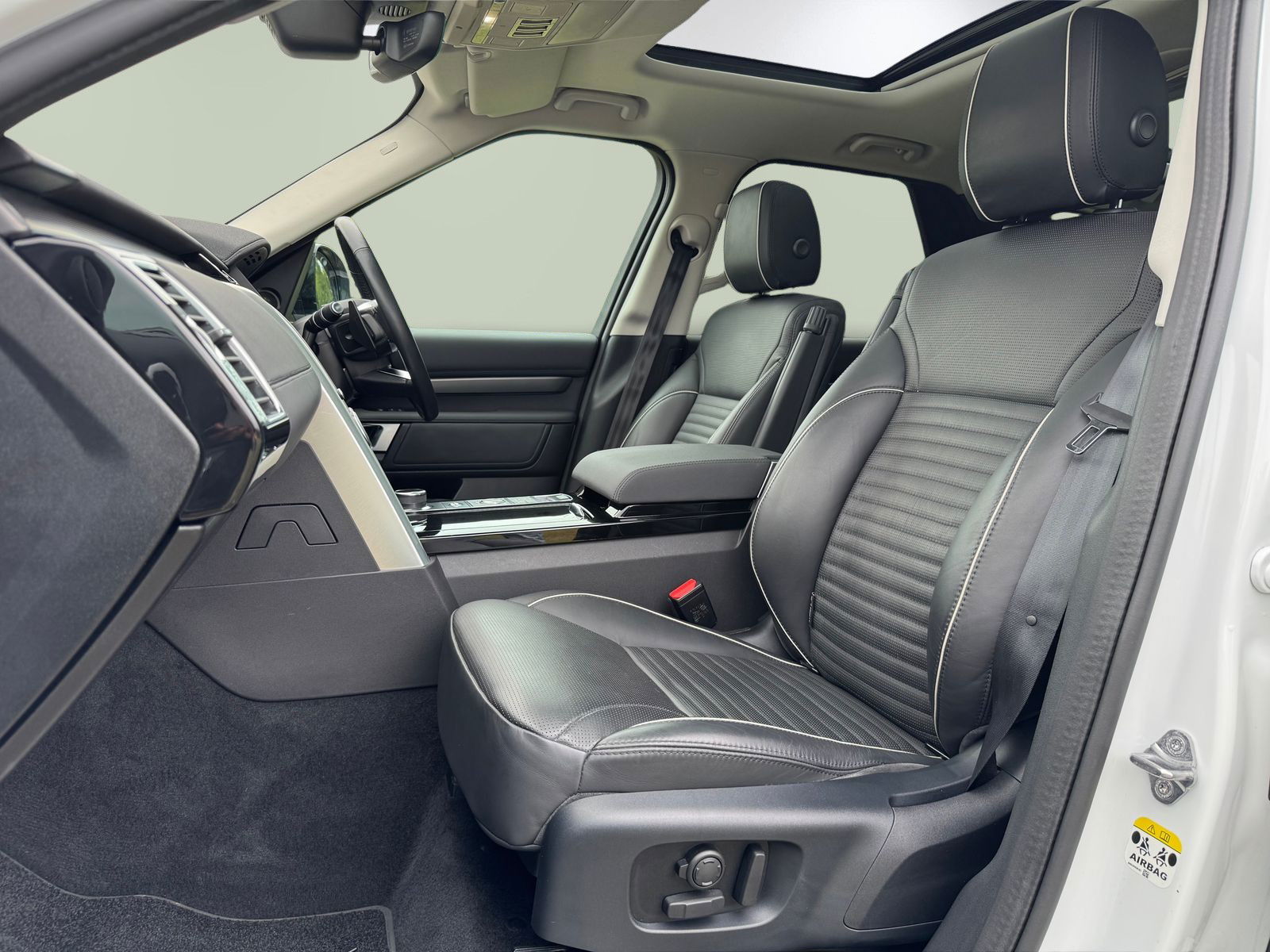 Land Rover DISCOVERY 3.0 SD V6 HSE SUV 5dr Diesel Auto 4WD Euro 6 (s/s) (306 ps) 5dr Automatic 2026