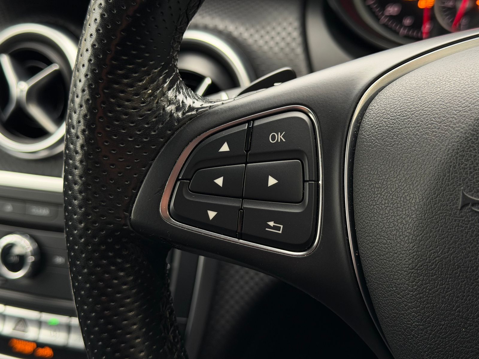 Mercedes-Benz A Class 1.5 A180d Sport (Premium) Hatchback 5dr Diesel 7G-DCT Euro 6 (s/s) (109 ps) 5dr Automatic 2025