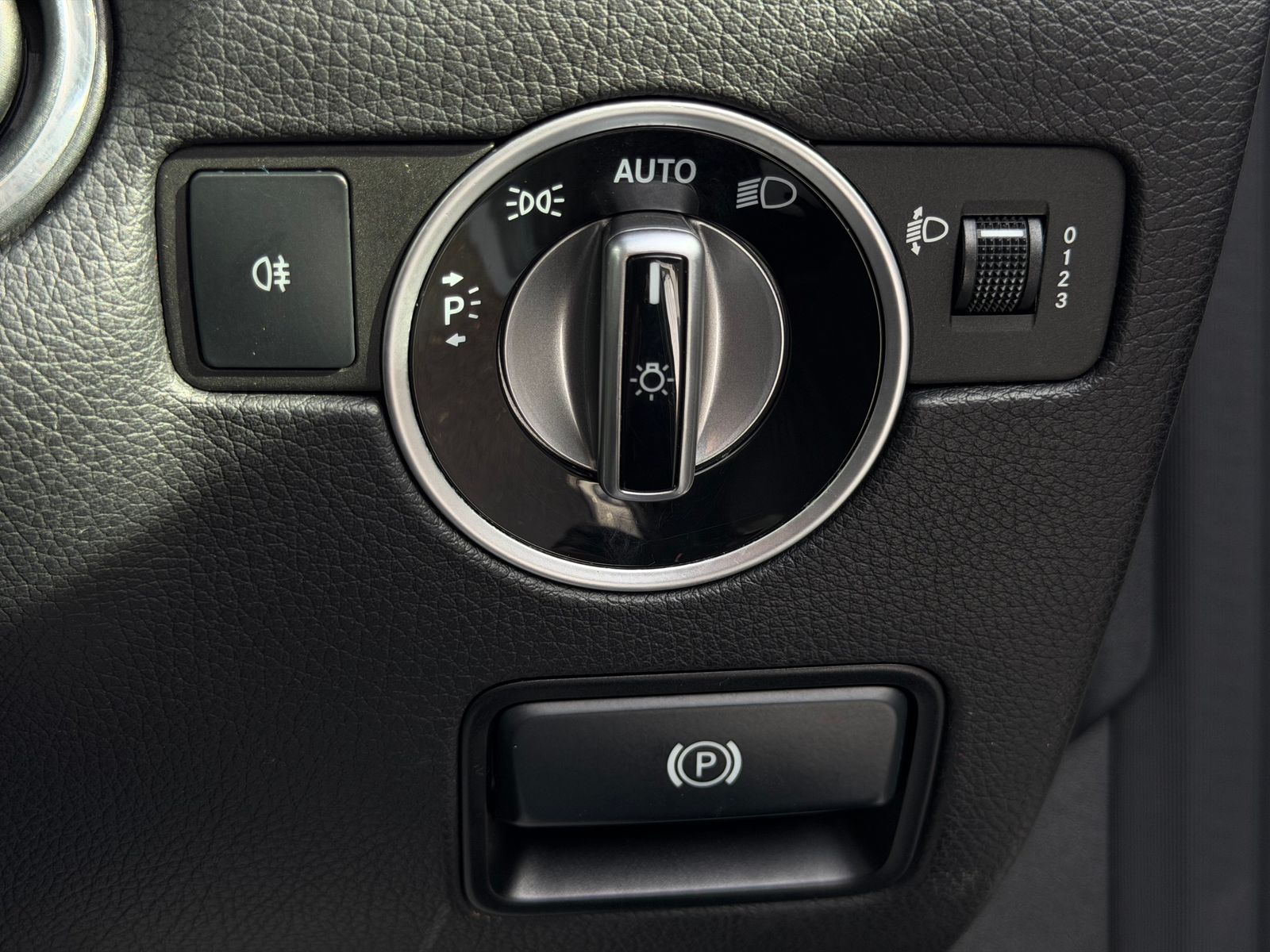 Mercedes-Benz SLK 2.1 SLK250 CDI Convertible 2dr Diesel G-Tronic+ Euro 5 (s/s) (204 ps) 2dr Automatic 2025