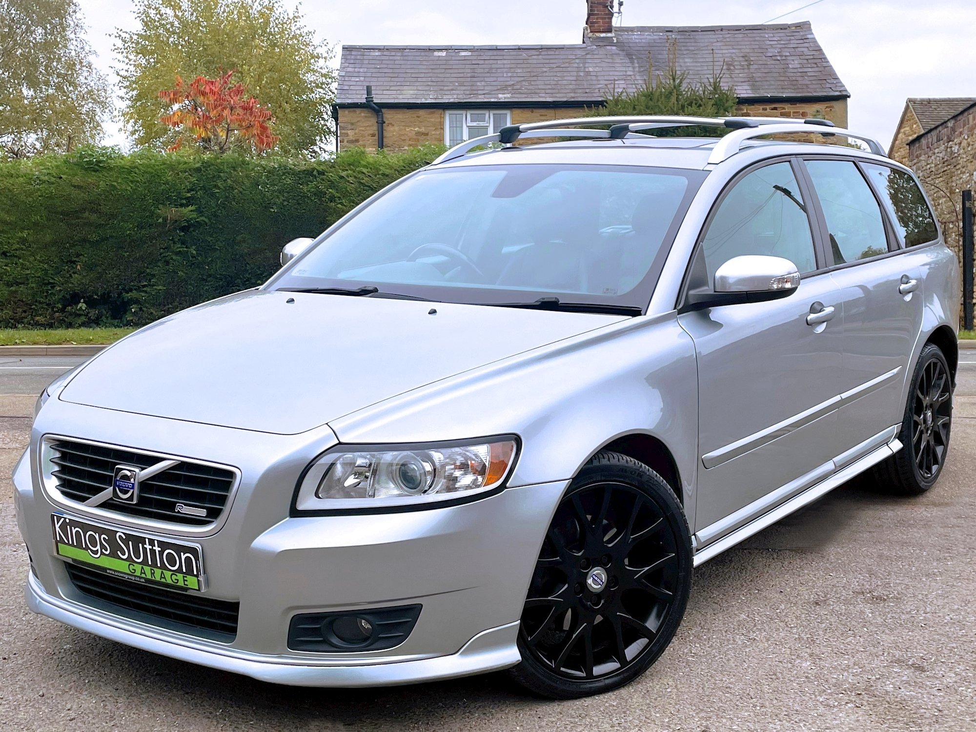 VOLVO V50 OWNERS MANUAL