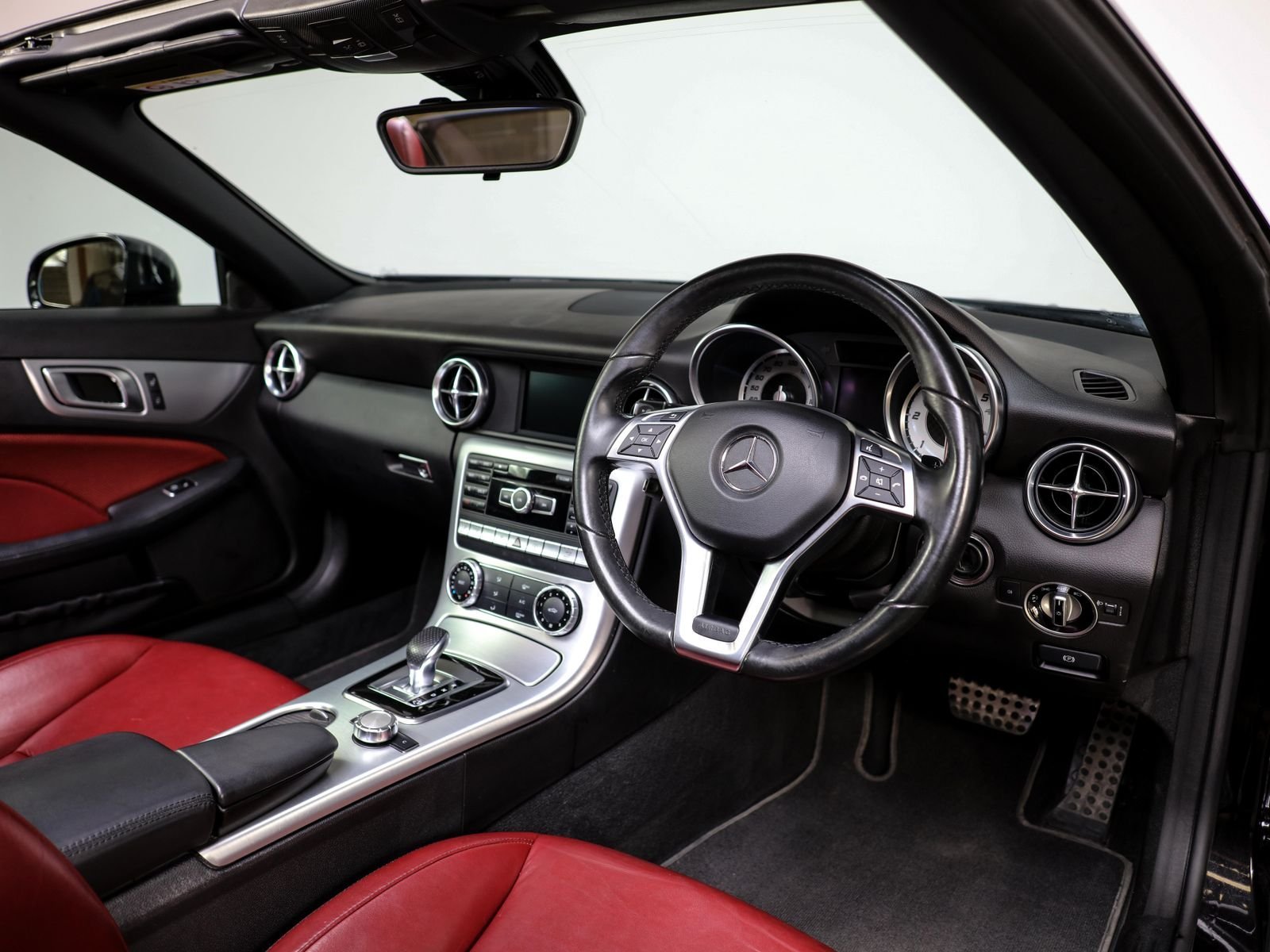 Mercedes-Benz SLK 2.1 SLK250d AMG Sport Convertible 2dr Diesel G-Tronic Euro 6 (s/s) (204 ps) 2dr Automatic 2015