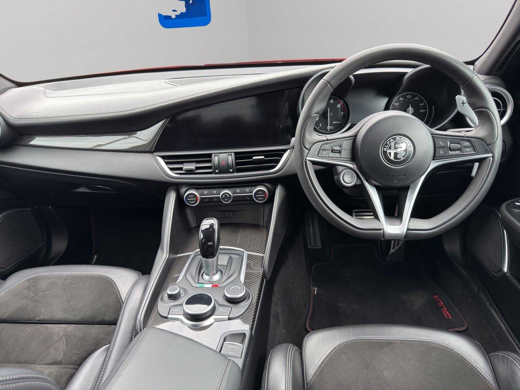 2020 Alfa Romeo Giulia 2.0T Veloce Ti Auto Euro 6 (s/s) 4dr, exterior view 2