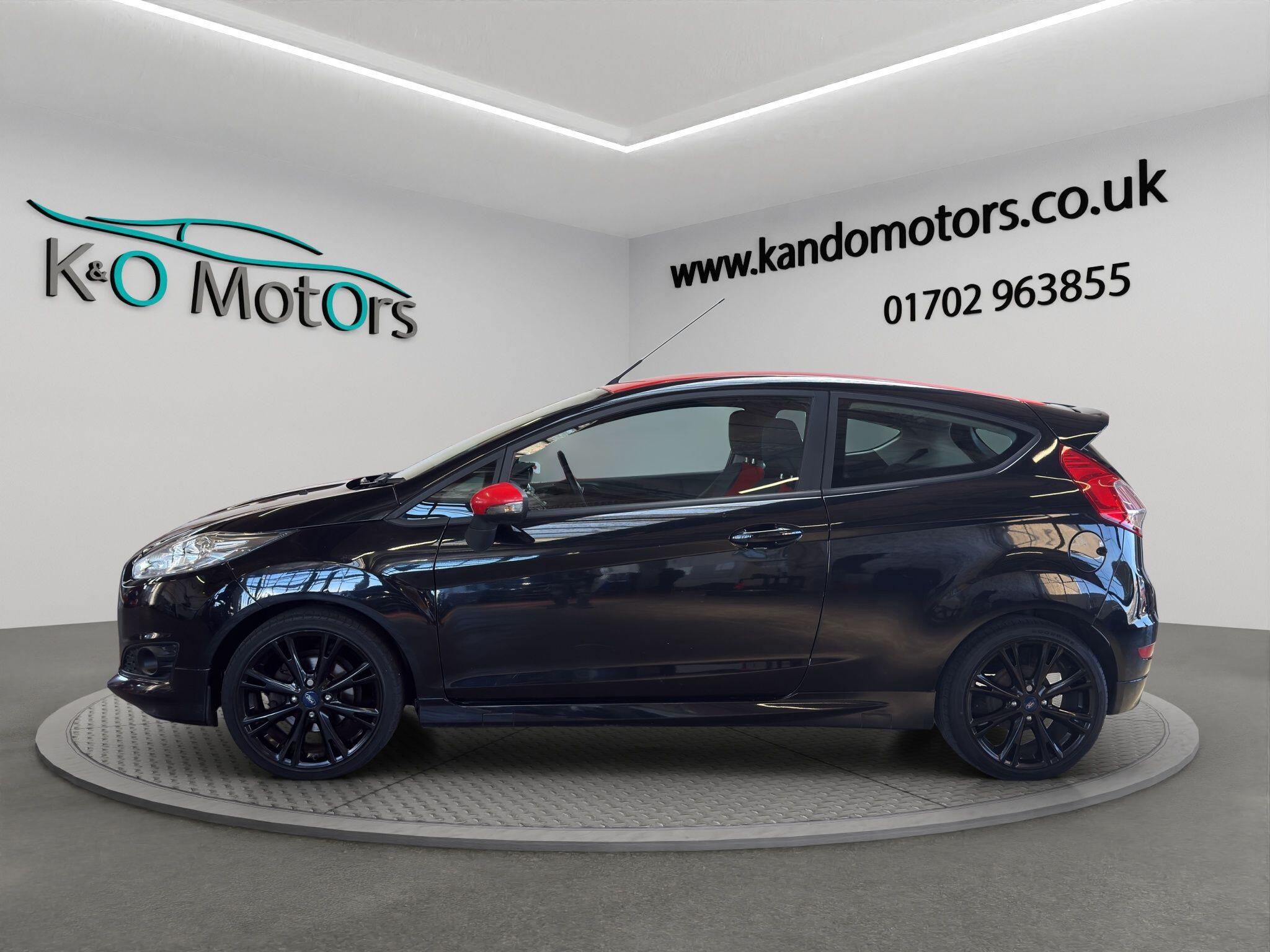 2015 Ford Fiesta 1.0T EcoBoost Zetec S Euro 6 (s/s) 3dr, exterior view 3