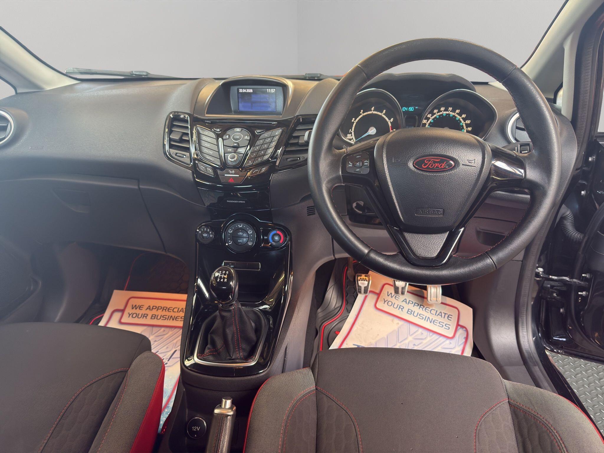 2015 Ford Fiesta 1.0T EcoBoost Zetec S Euro 6 (s/s) 3dr, exterior view 2