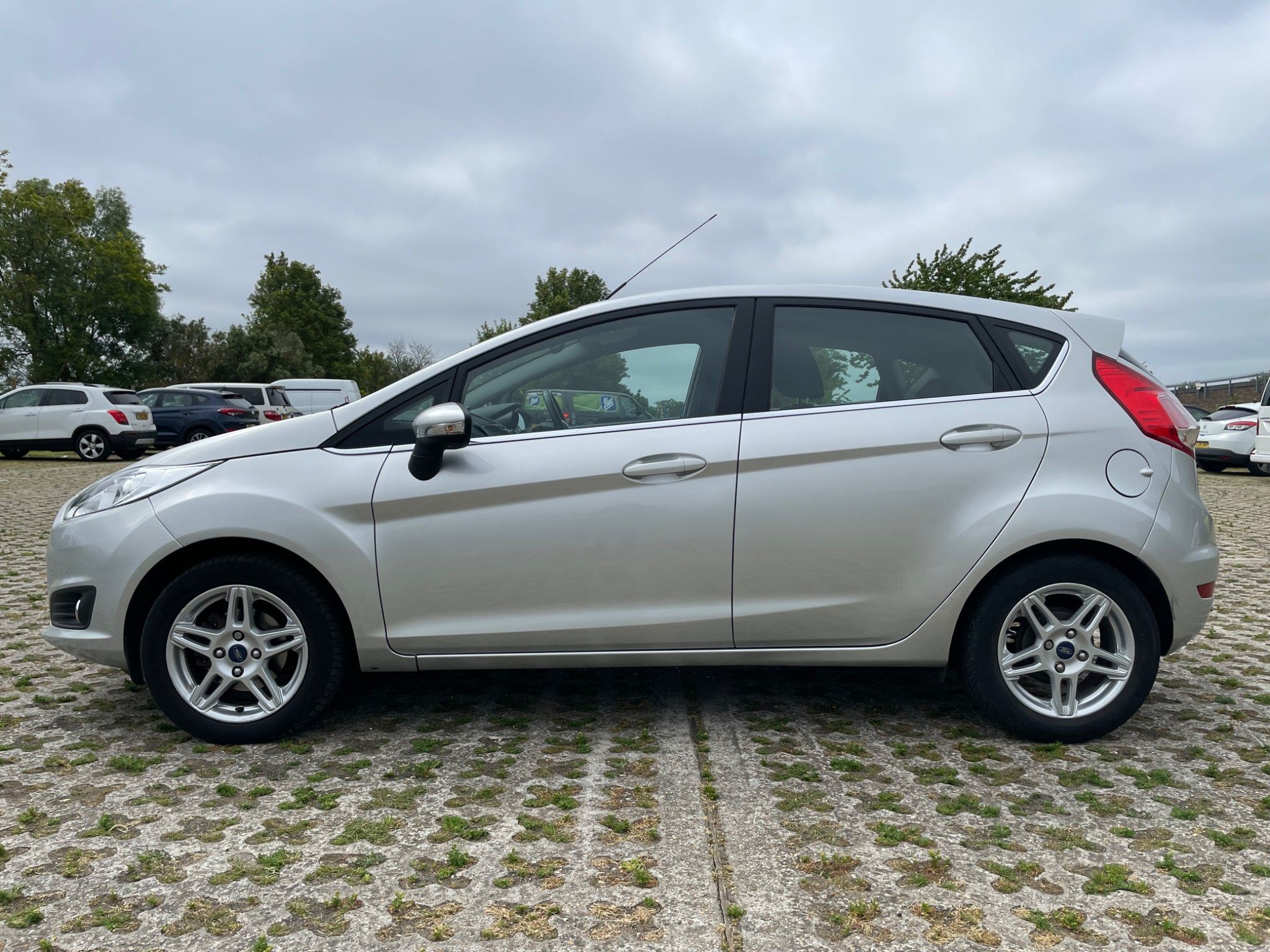 ford fiesta 1.6 petrol