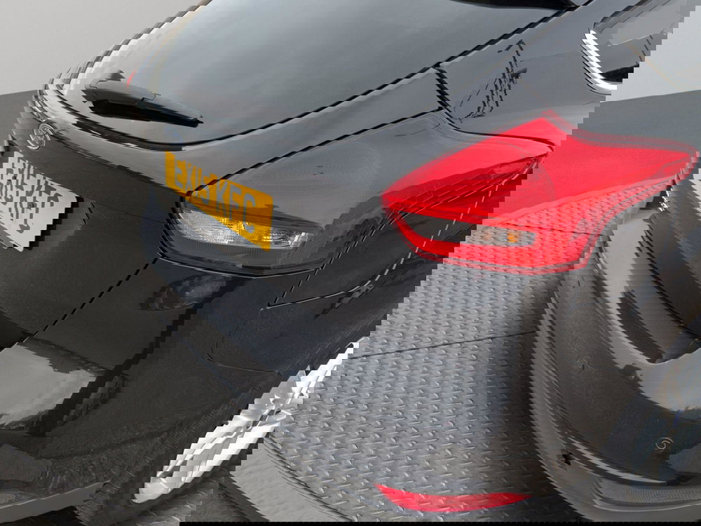 Ford Focus 1.6 Zetec Powershift Euro 6 5dr