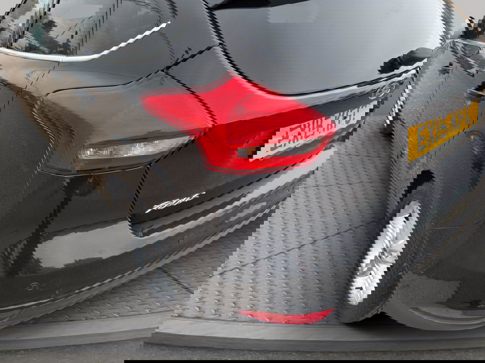 Ford Focus 1.6 Zetec Powershift Euro 6 5dr