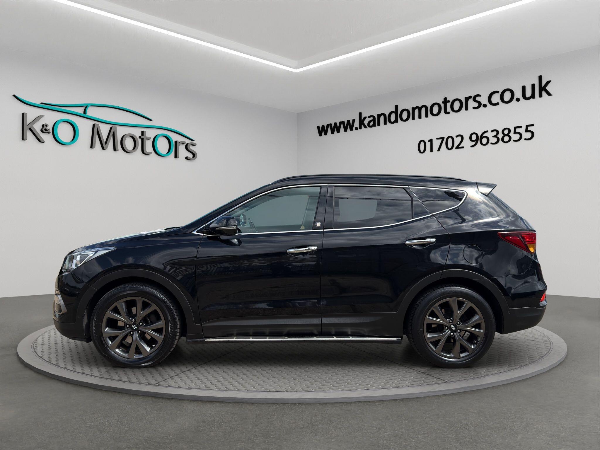 2017 Hyundai Santa Fe 2.2 CRDi Blue Drive Endurance Edition Auto 4WD Euro 6 (s/s) 5dr (7 Seat), exterior view 3