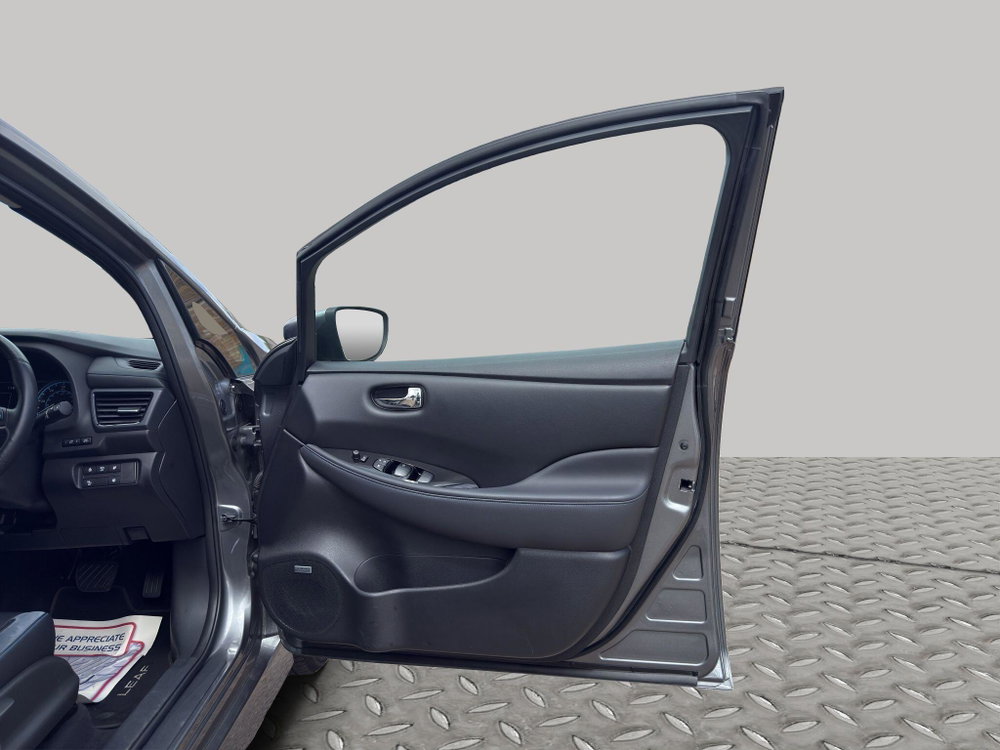 Nissan Leaf 40kWh Tekna Auto 5dr