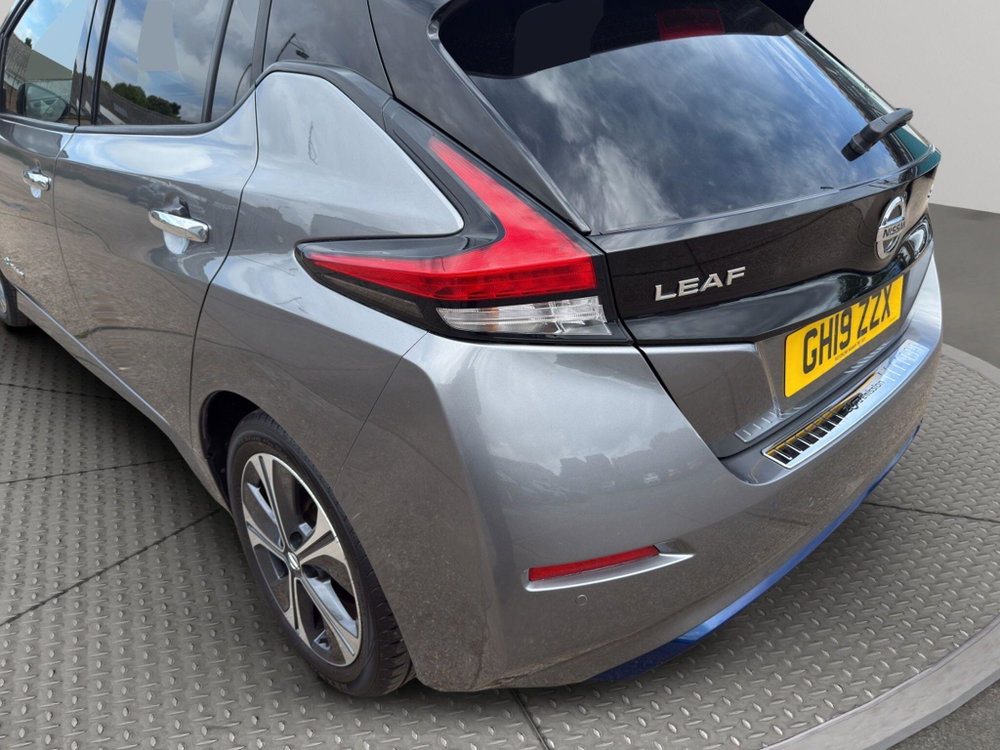 Nissan Leaf 40kWh Tekna Auto 5dr