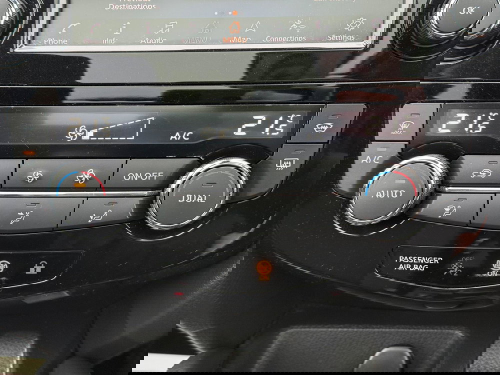 Nissan Qashqai 1.3 DIG-T N-Connecta Euro 6 (s/s) 5dr