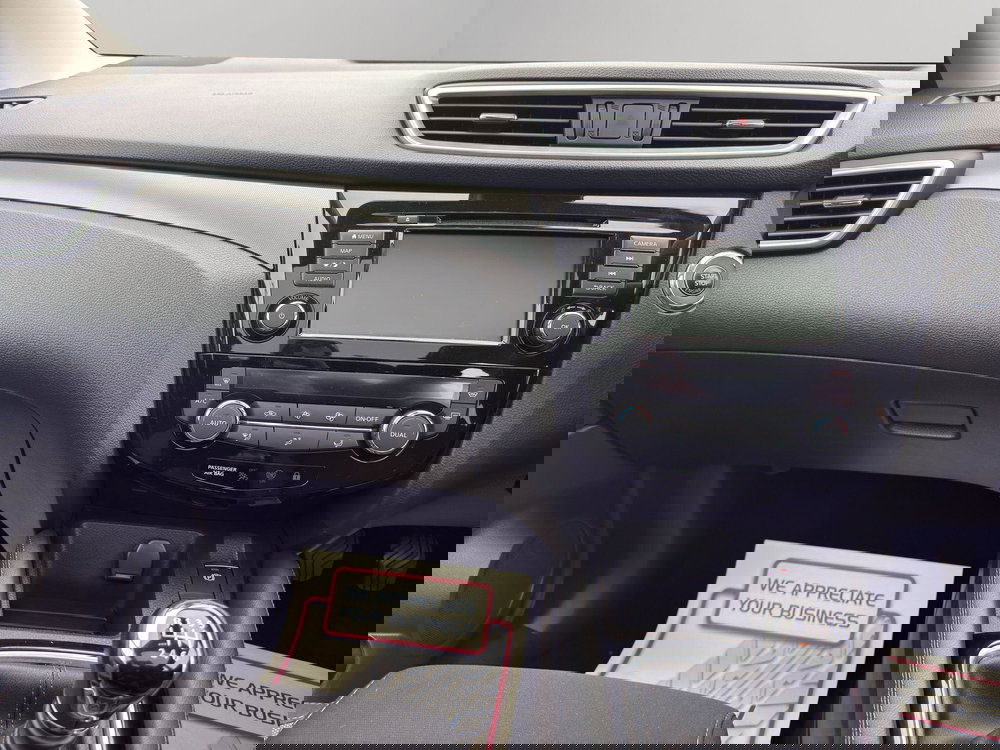 Nissan Qashqai 1.3 DIG-T N-Connecta Euro 6 (s/s) 5dr