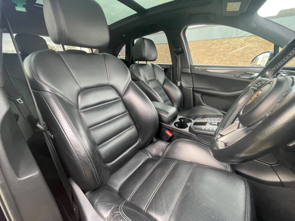Porsche Macan 3.6T V6 Turbo PDK 4WD Euro 6 (s/s) 5dr