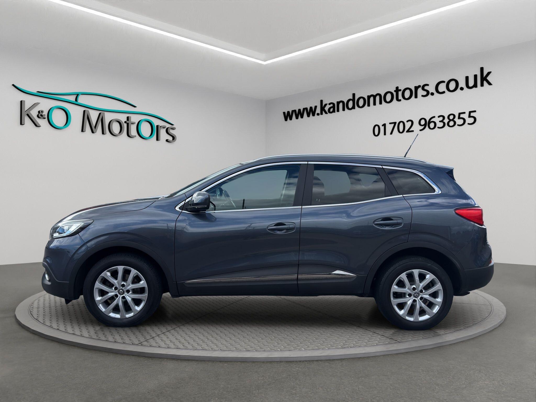 2016 Renault Kadjar 1.2 TCe Dynamique Nav Euro 6 (s/s) 5dr, exterior view 3