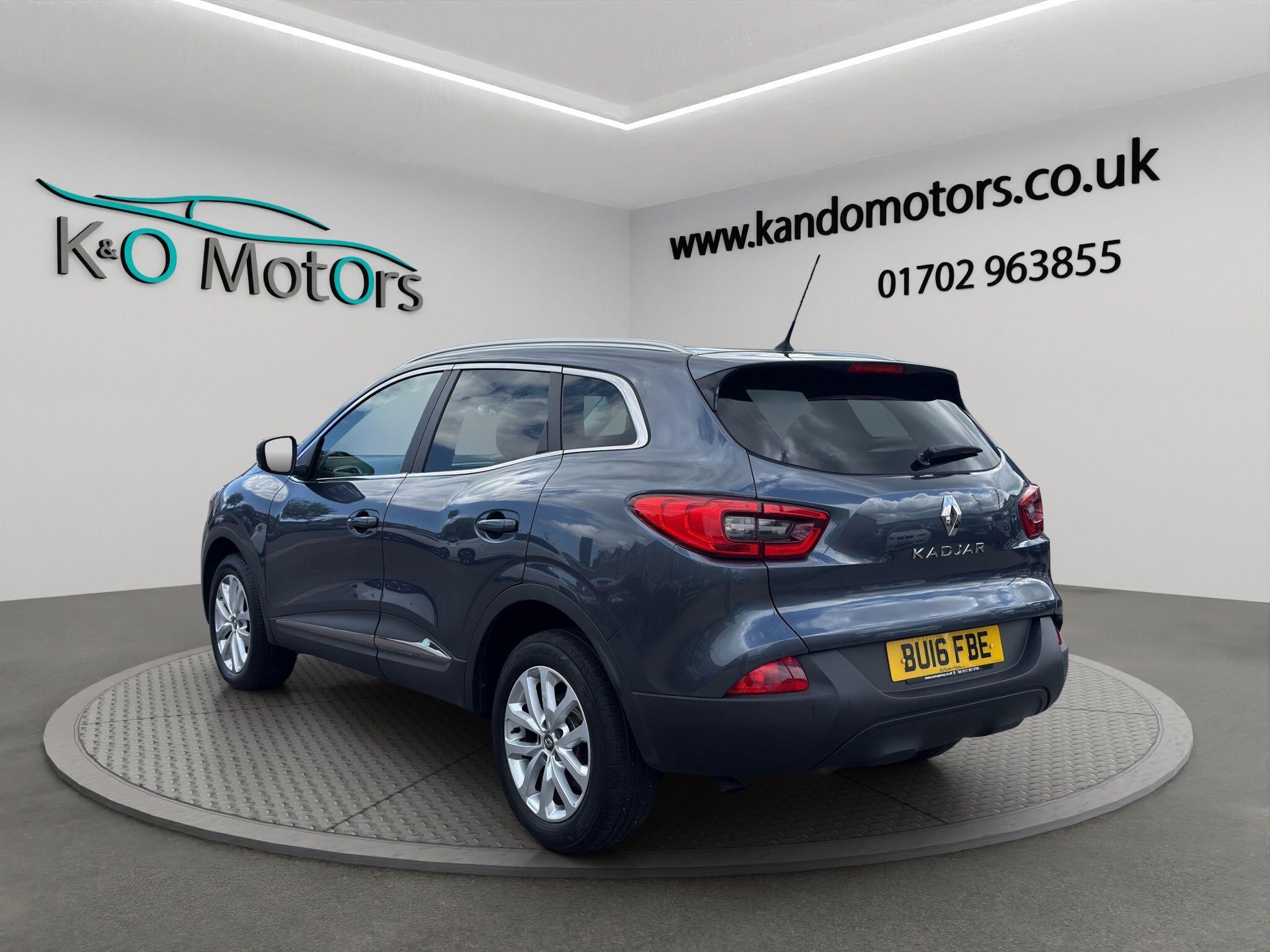 2016 Renault Kadjar 1.2 TCe Dynamique Nav Euro 6 (s/s) 5dr, exterior view 4