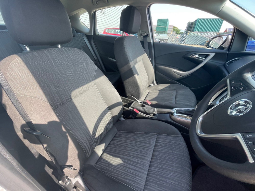 Vauxhall Astra 1.6 16v Exclusiv Auto Euro 5 5dr