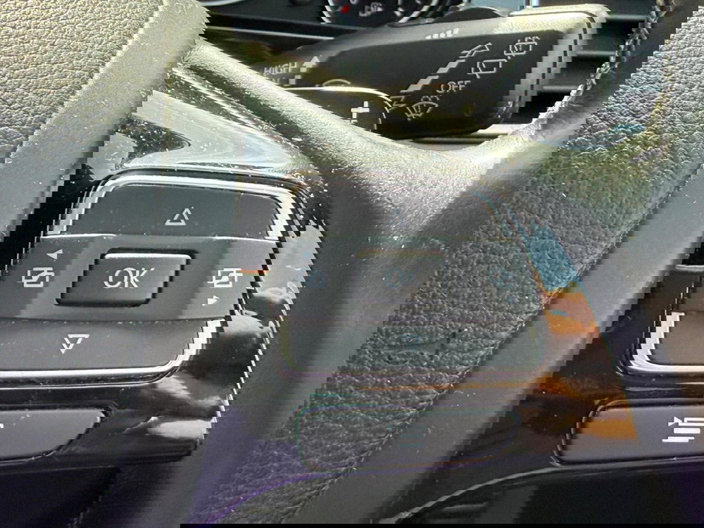 Volkswagen Touareg 3.0 TDI V6 BlueMotion Tech R-Line Tiptronic 4WD Euro 5 (s/s) 5dr