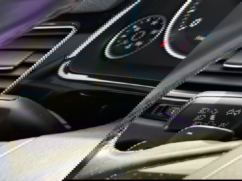 Volkswagen Touareg 3.0 TDI V6 BlueMotion Tech R-Line Tiptronic 4WD Euro 5 (s/s) 5dr