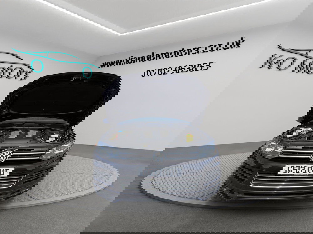 Volkswagen Touareg 3.0 TDI V6 BlueMotion Tech R-Line Tiptronic 4WD Euro 5 (s/s) 5dr