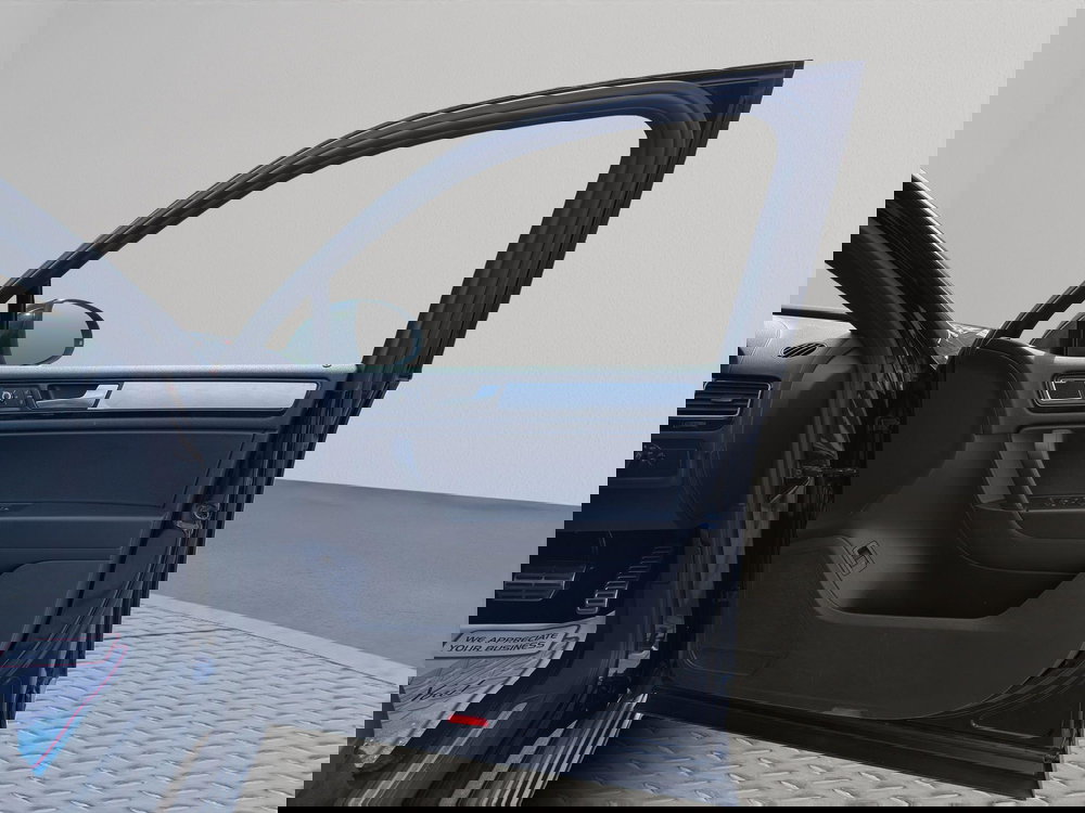 Volkswagen Touareg 3.0 TDI V6 BlueMotion Tech R-Line Tiptronic 4WD Euro 5 (s/s) 5dr