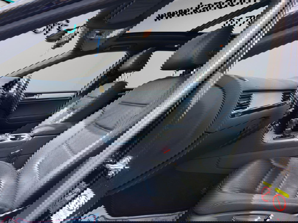 Volkswagen Touareg 3.0 TDI V6 BlueMotion Tech R-Line Tiptronic 4WD Euro 5 (s/s) 5dr