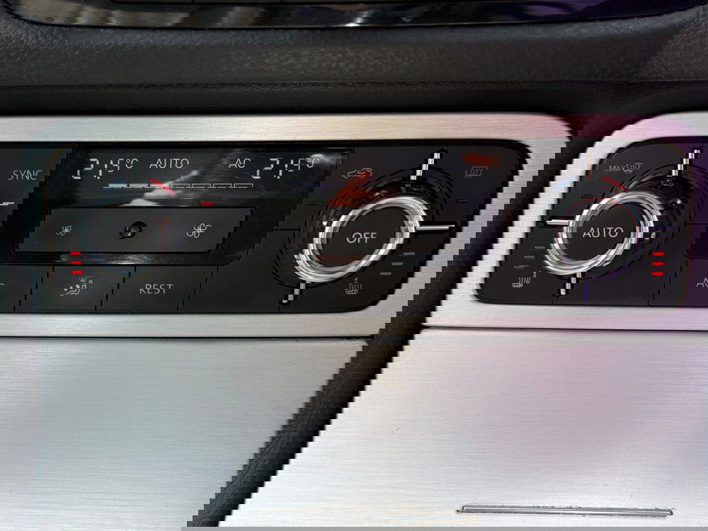 Volkswagen Touareg 3.0 TDI V6 BlueMotion Tech R-Line Tiptronic 4WD Euro 5 (s/s) 5dr