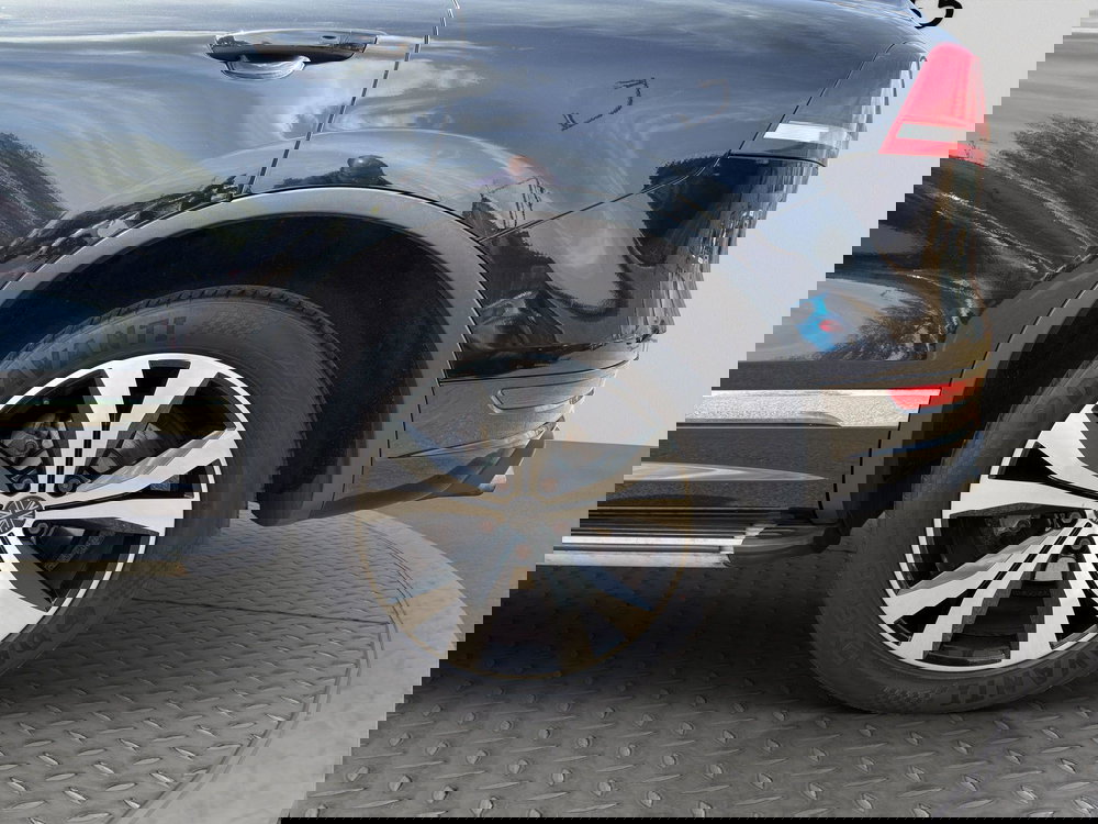 Volkswagen Touareg 3.0 TDI V6 BlueMotion Tech R-Line Tiptronic 4WD Euro 5 (s/s) 5dr