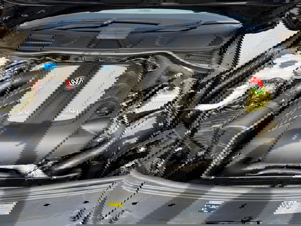 Volkswagen Touareg 3.0 TDI V6 BlueMotion Tech R-Line Tiptronic 4WD Euro 5 (s/s) 5dr