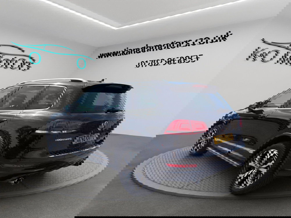 Volkswagen Touareg 3.0 TDI V6 BlueMotion Tech R-Line Tiptronic 4WD Euro 5 (s/s) 5dr