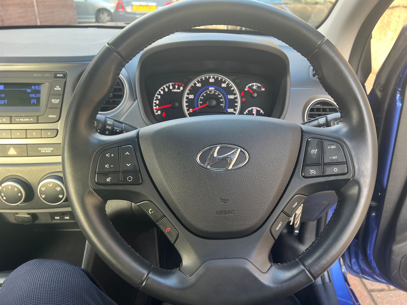 Hyundai I10 1.0L I10 SE Hatchback 5dr Petrol Manual Euro 6 (65 bhp) 5dr Manual 2025