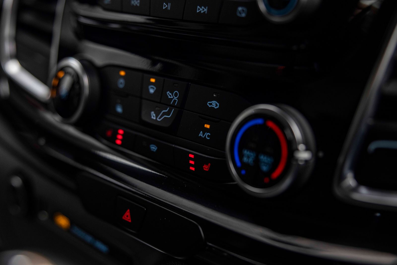 Ford Transit Custom 2.0 300 EcoBlue Limited Panel Van 5dr Diesel Manual L2 H1 Euro 6 (130 ps) RS SPORT 5dr Manual 2026