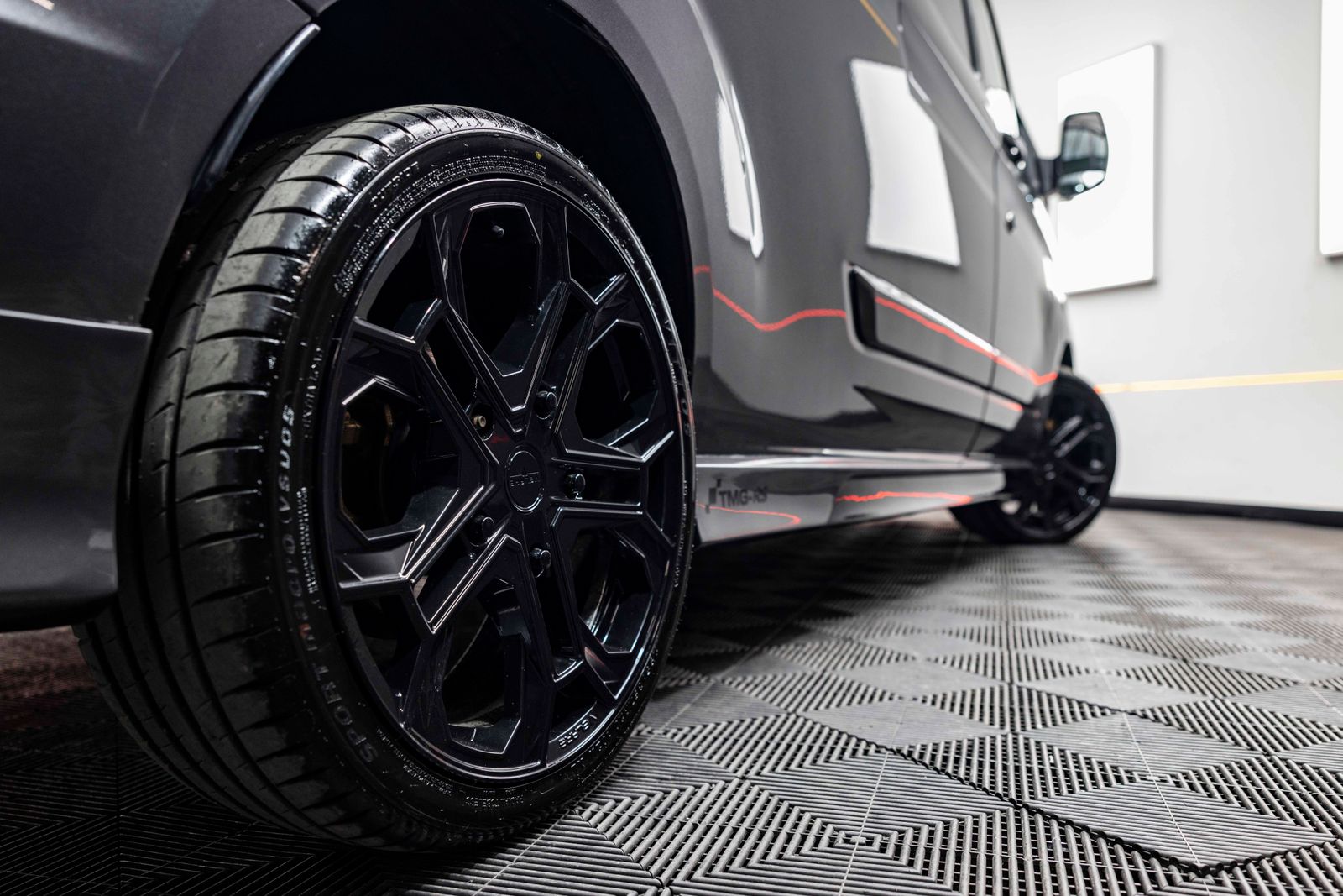 Ford Transit Custom 2.0 300 EcoBlue Limited Panel Van 5dr Diesel Manual L2 H1 Euro 6 (130 ps) RS SPORT 5dr Manual 2026