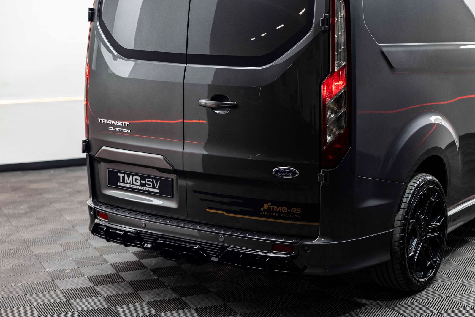 Ford Transit Custom 2.0 300 EcoBlue Limited Panel Van 5dr Diesel Manual L2 H1 Euro 6 (130 ps) RS SPORT 5dr Manual 2026