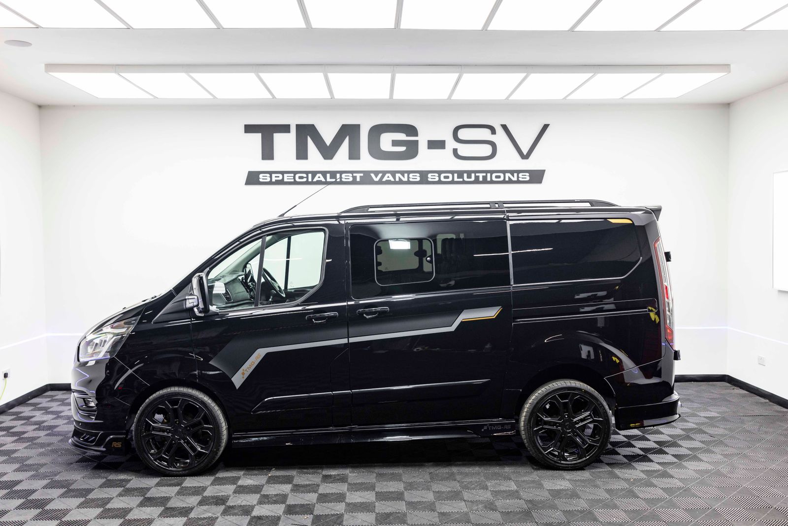 Ford Transit Custom 2.0 300 TRANSIT CUSTOM Limited Crew Van Double Cab 5dr Diesel Manual L1 H1 Euro 6 6 SEAT 170PS TMG RS SPORT 5dr Manual 2025