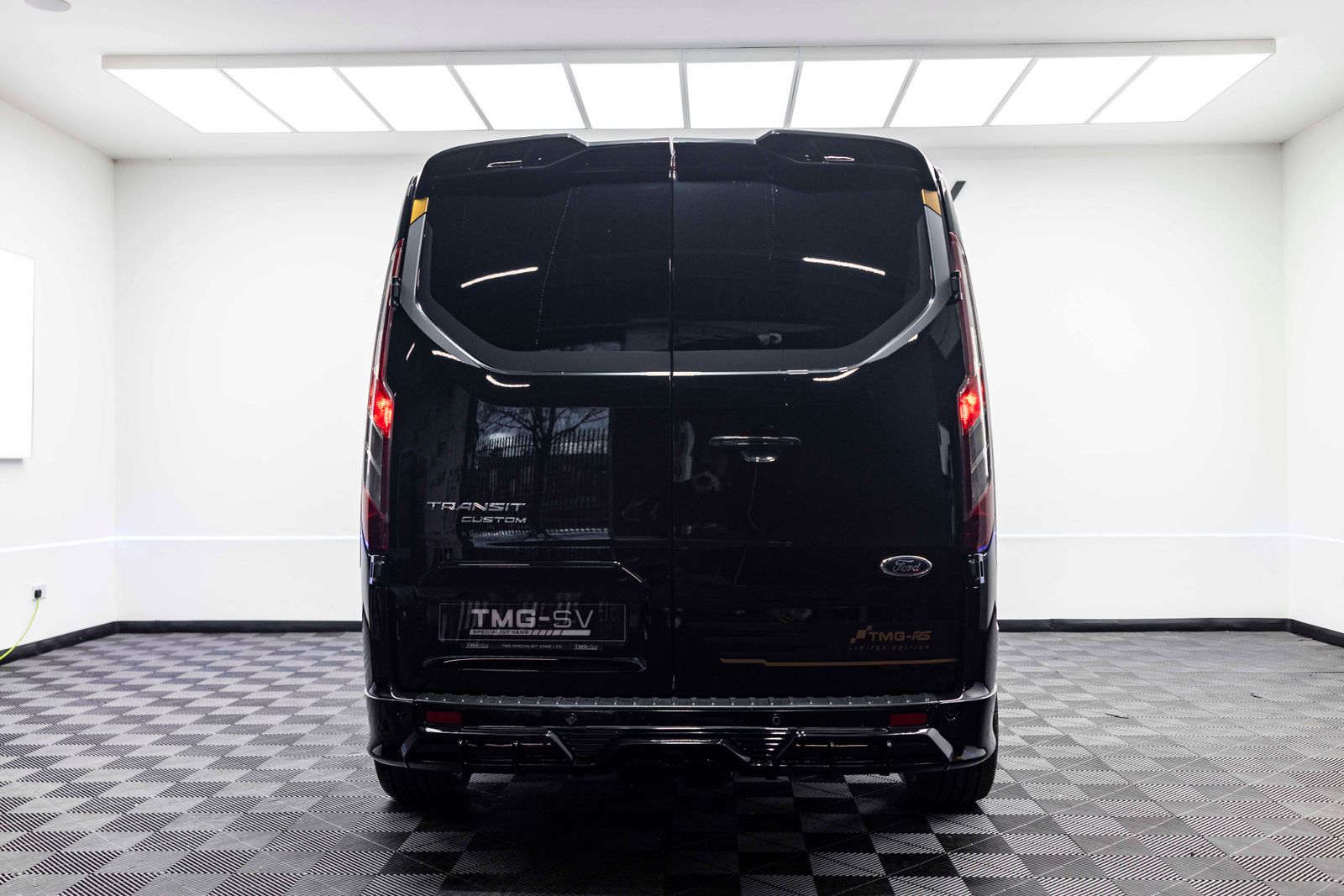 Ford Transit Custom 2.0 300 TRANSIT CUSTOM Limited Crew Van Double Cab 5dr Diesel Manual L1 H1 Euro 6 6 SEAT 170PS TMG RS SPORT 5dr Manual 2025