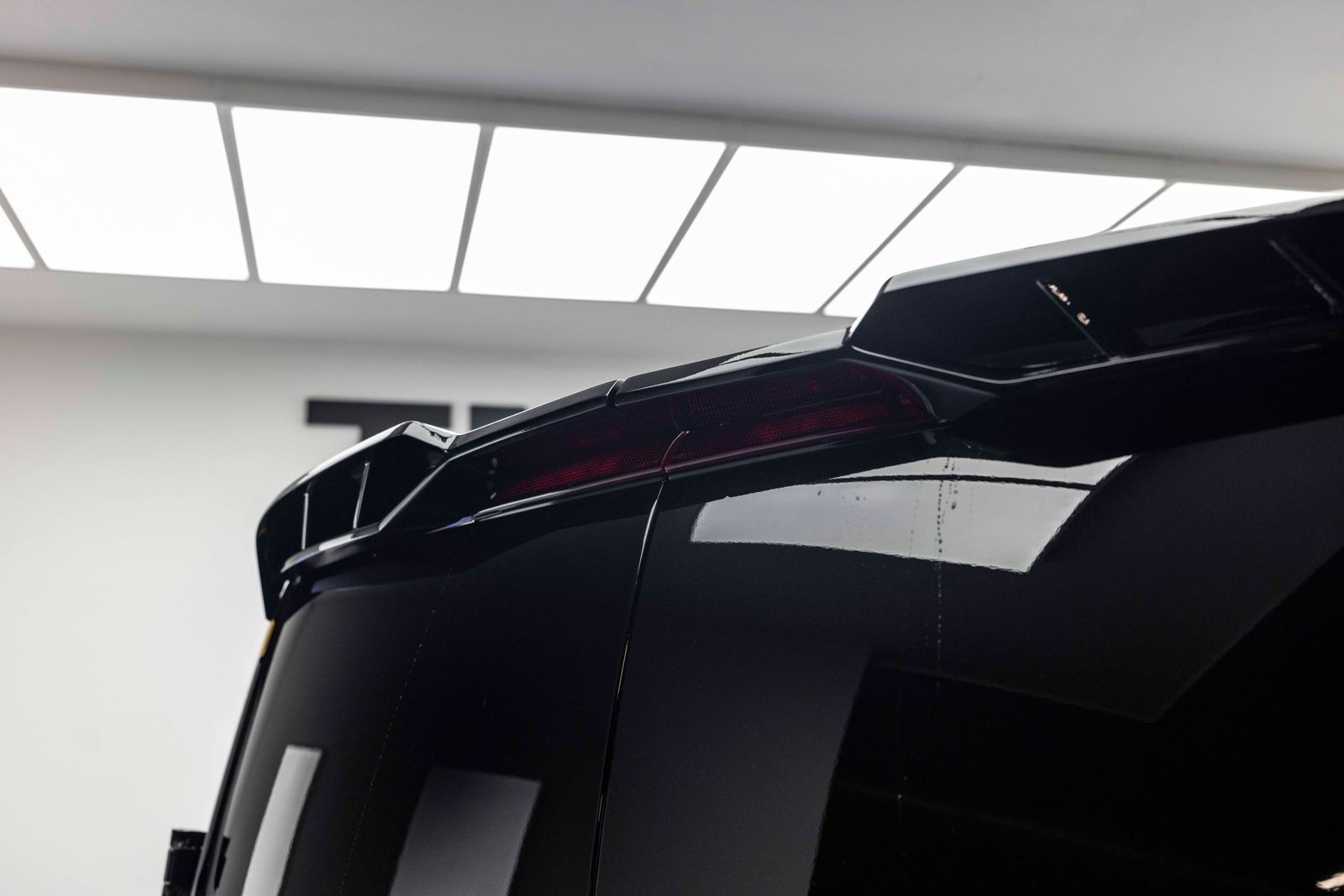 Ford Transit Custom 2.0 300 TRANSIT CUSTOM Limited Crew Van Double Cab 5dr Diesel Manual L1 H1 Euro 6 6 SEAT 170PS TMG RS SPORT 5dr Manual 2025