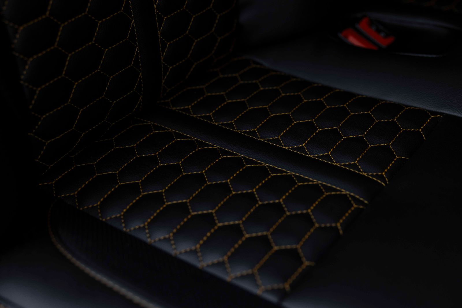 Ford Transit Custom 2.0 300 TRANSIT CUSTOM Limited Crew Van Double Cab 5dr Diesel Manual L1 H1 Euro 6 6 SEAT 170PS TMG RS SPORT 5dr Manual 2025