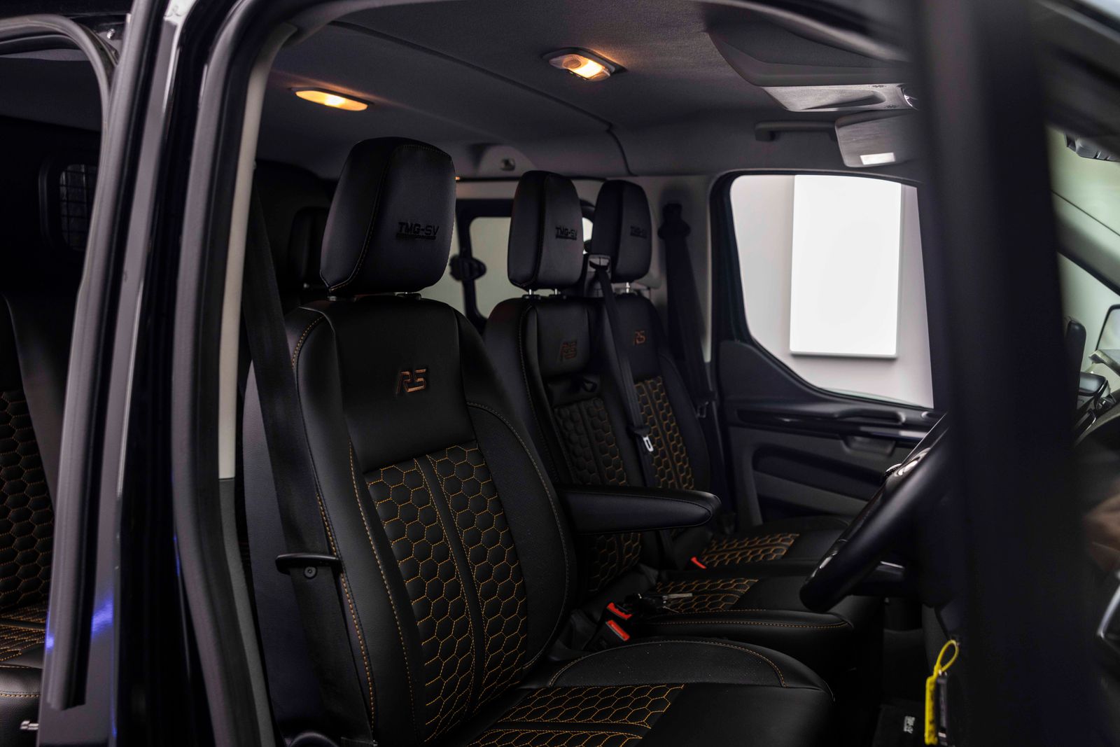 Ford Transit Custom 2.0 300 TRANSIT CUSTOM Limited Crew Van Double Cab 5dr Diesel Manual L1 H1 Euro 6 6 SEAT 170PS TMG RS SPORT 5dr Manual 2025